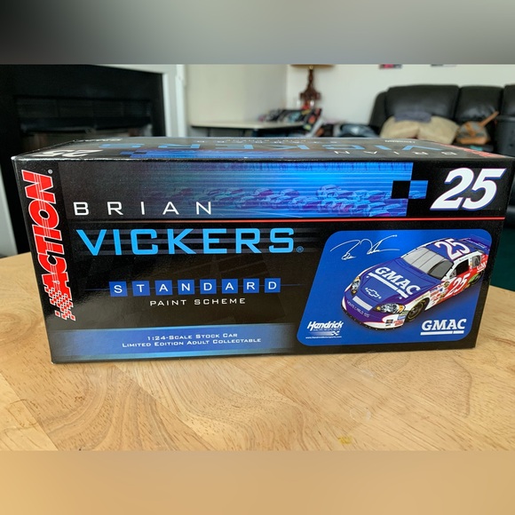 2006 Brian Vickers NASCAR diecast. - Picture 2 of 4